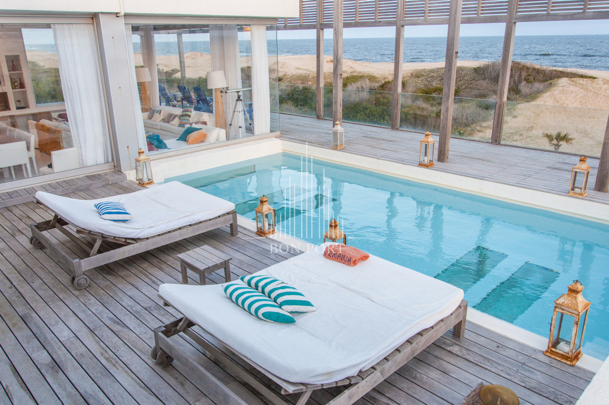 Casa ID.78 - Una joya arquitectónica sobre el mar.