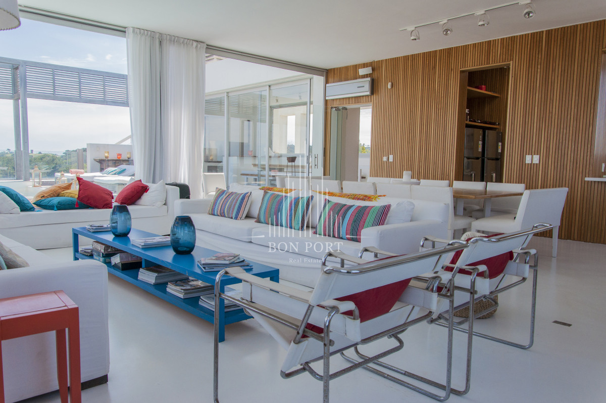Casa ID.78 - Una joya arquitectónica sobre el mar.
