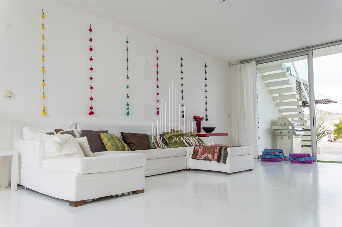 Casa ID.78 - Una joya arquitectónica sobre el mar.