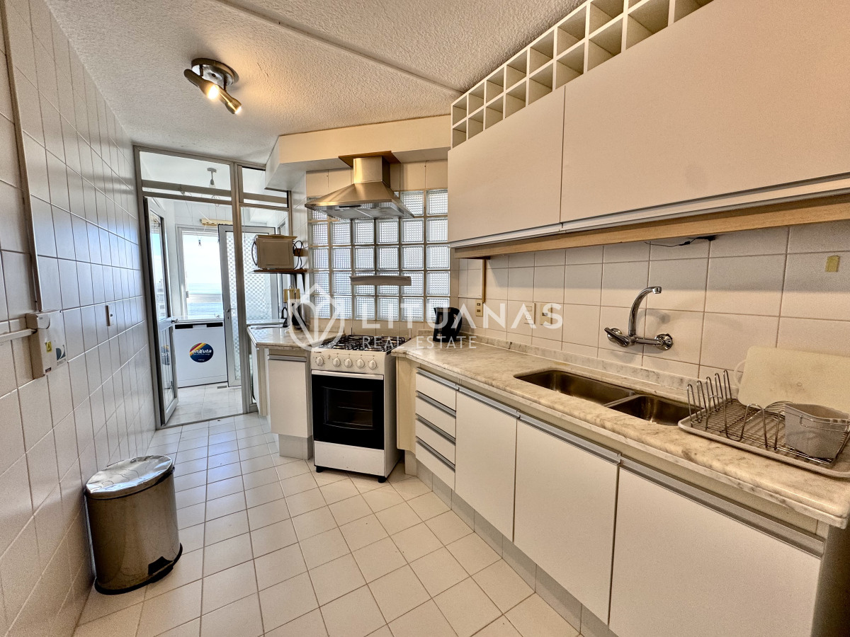 Apartamento ID.19 - Venta Apartamento Unificado, 2 Dormitorios y medio, Dependecia, Lincoln Center  