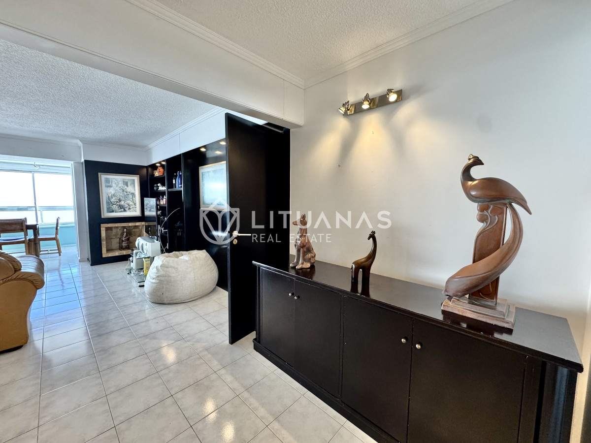 Apartamento ID.19 - Venta Apartamento Unificado, 2 Dormitorios y medio, Dependecia, Lincoln Center  