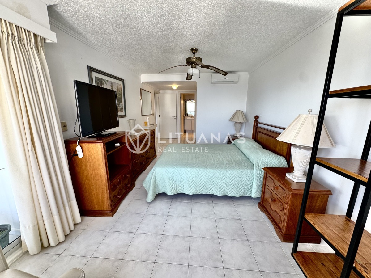 Apartamento ID.19 - Venta Apartamento Unificado, 2 Dormitorios y medio, Dependecia, Lincoln Center  