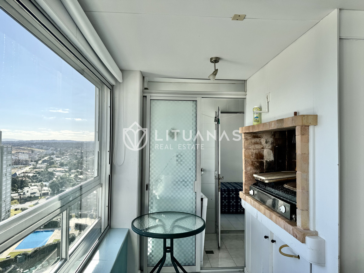 Apartamento ID.19 - Venta Apartamento Unificado, 2 Dormitorios y medio, Dependecia, Lincoln Center  