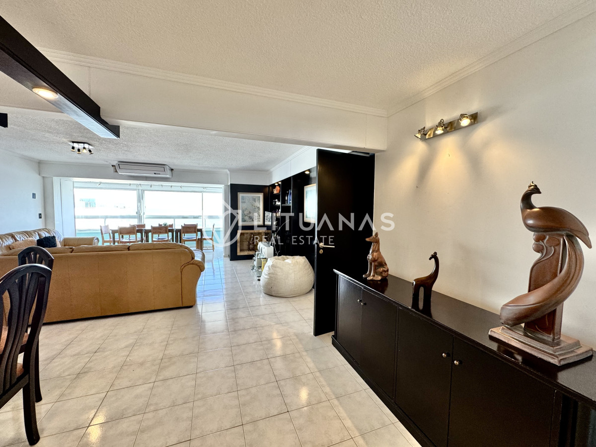 Apartamento ID.19 - Venta Apartamento Unificado, 2 Dormitorios y medio, Dependecia, Lincoln Center  