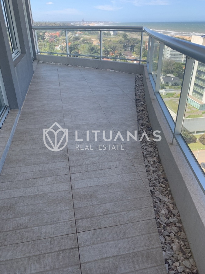 Apartamento ID.47 - Look Brava, 3 Dormitorios y Servicio, Piso alto, Parrillero exclusivo