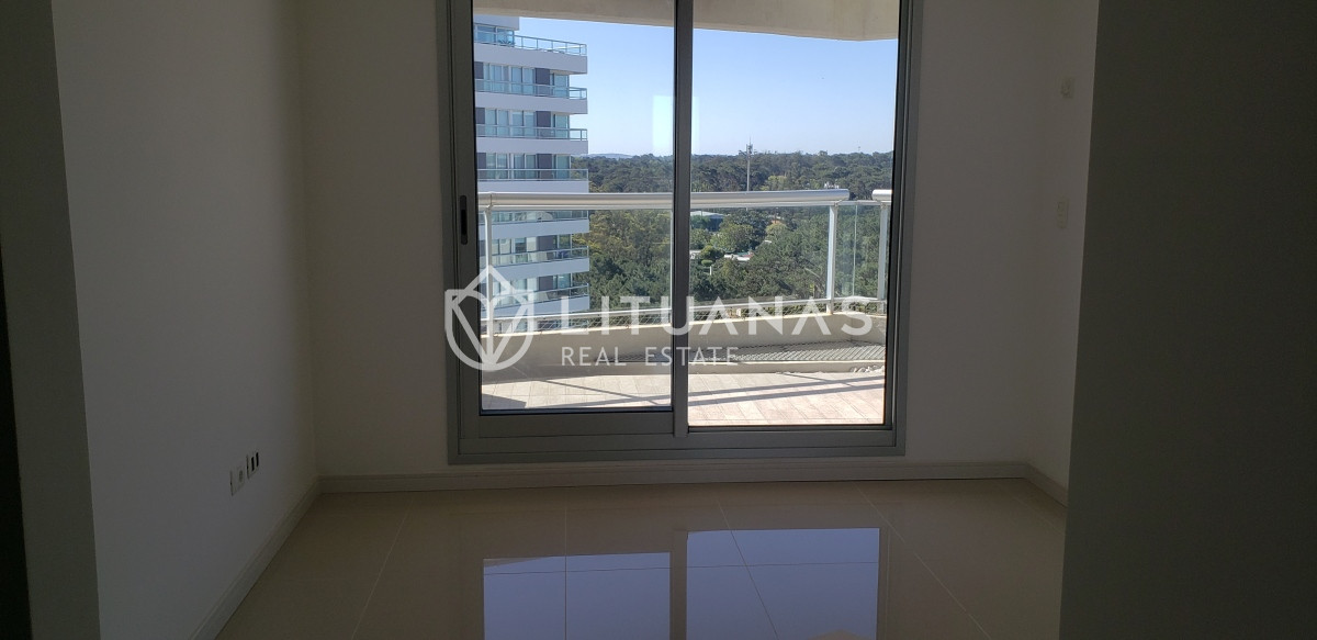 Apartamento ID.50 - Venta, Piso Alto, 3 Dormitorios, Look Brava