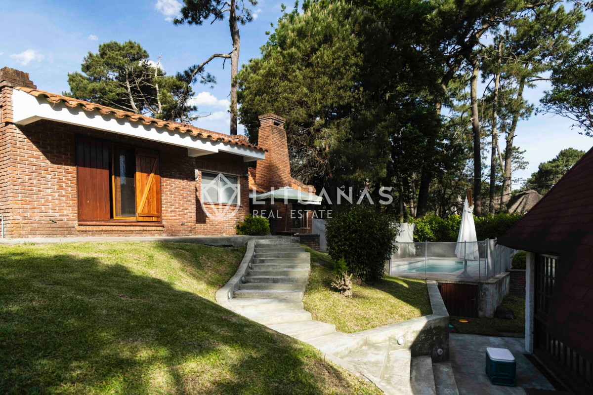 Casa ID.56 - EN ALQUILER Y VENTA!  CASA DE 3 DORMITORIOS, BARRIO PINARES