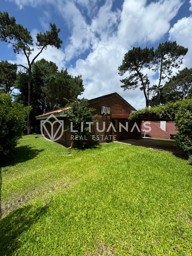 Casa ID.56 - EN ALQUILER Y VENTA!  CASA DE 3 DORMITORIOS, BARRIO PINARES