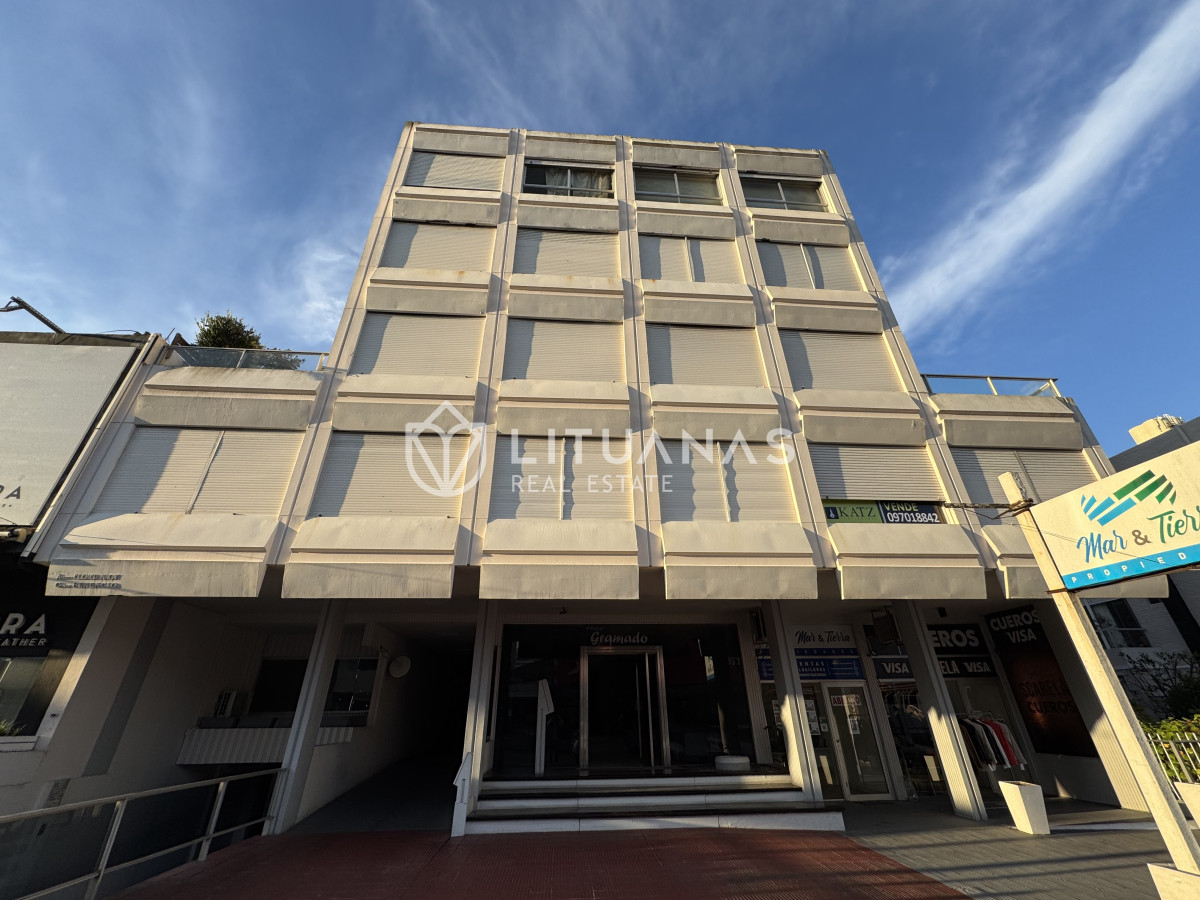 Apartamento ID.126 - Alquiler anual APTO. 2 dormitorios y 2 baños