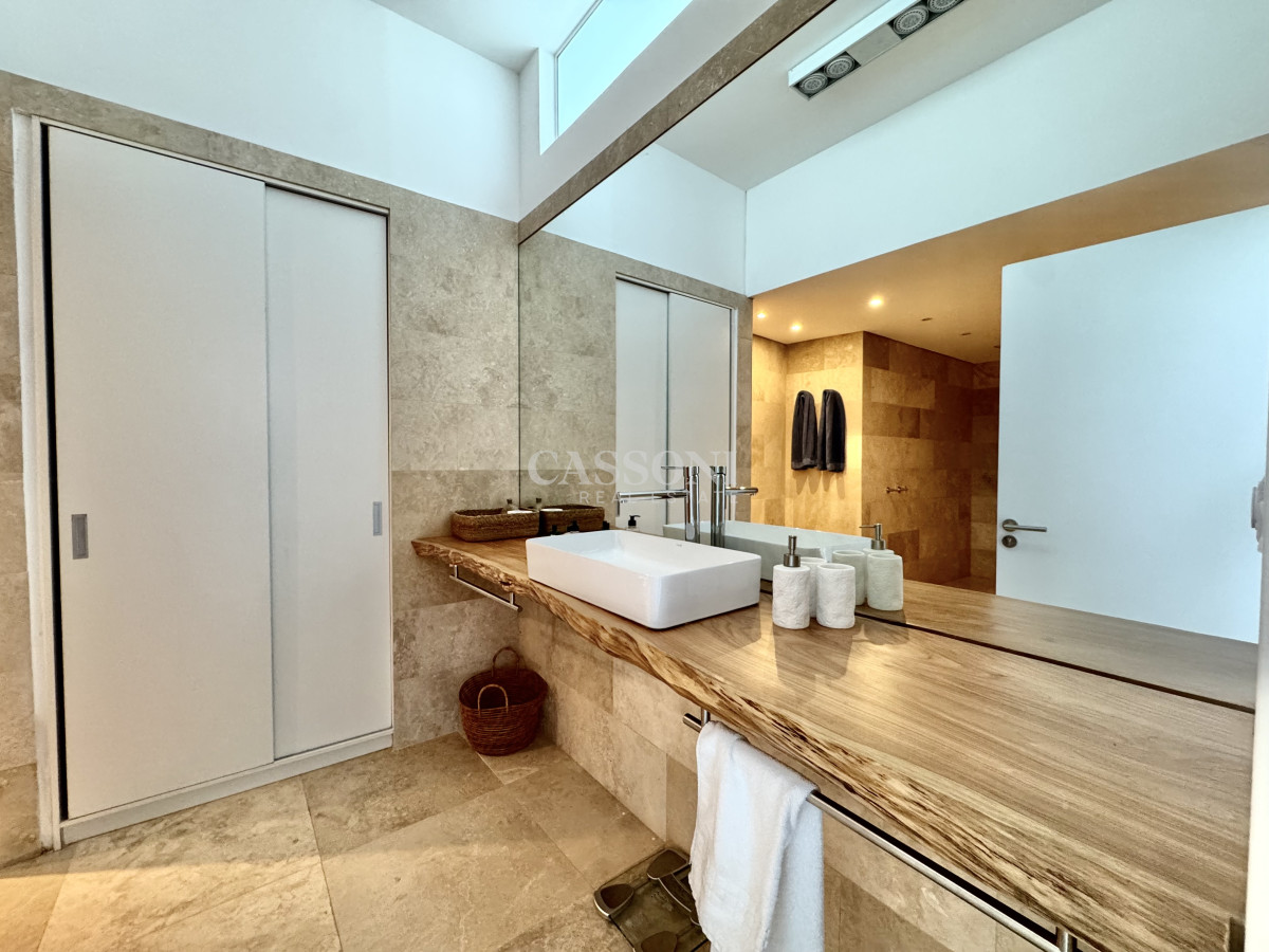 Apartamento ID.5123 - Dúplex de 4 dormitorios + servicio en Delamar, La Barra