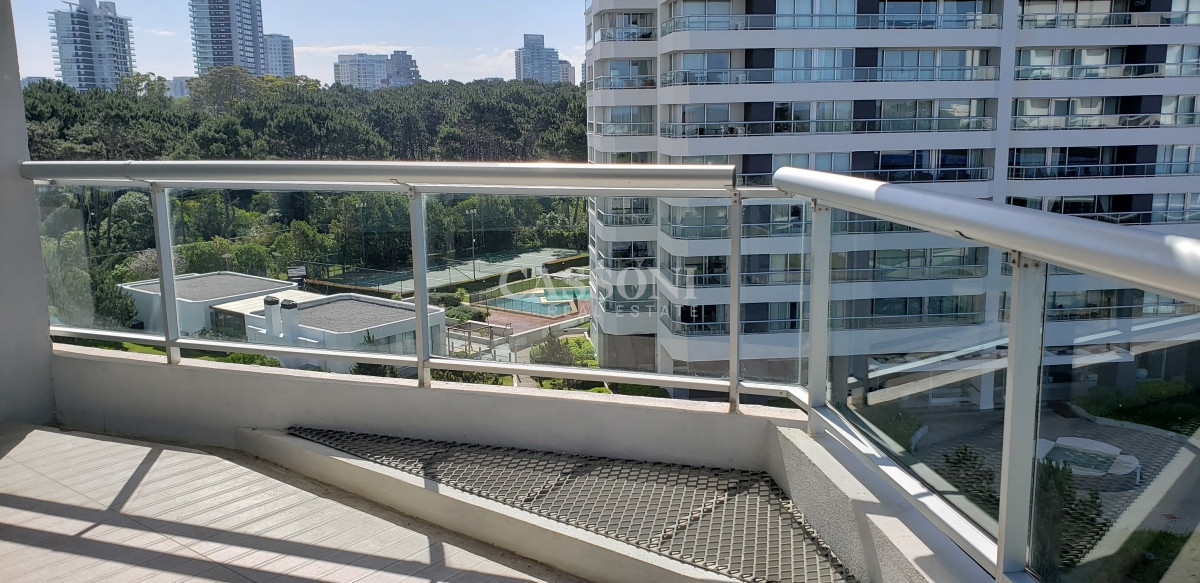 Apartamento ID.1568 - Venta, 2 Dormitorios y Dependencia, Playa Brava 