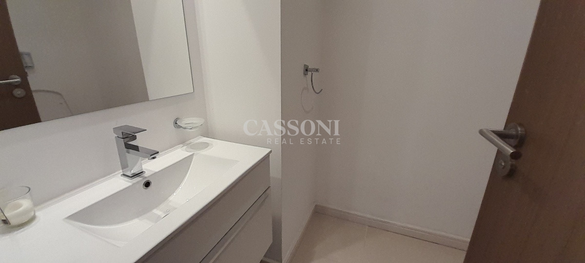 Apartamento ID.254 - Piso alto de 2 dormitorios y dep. 
