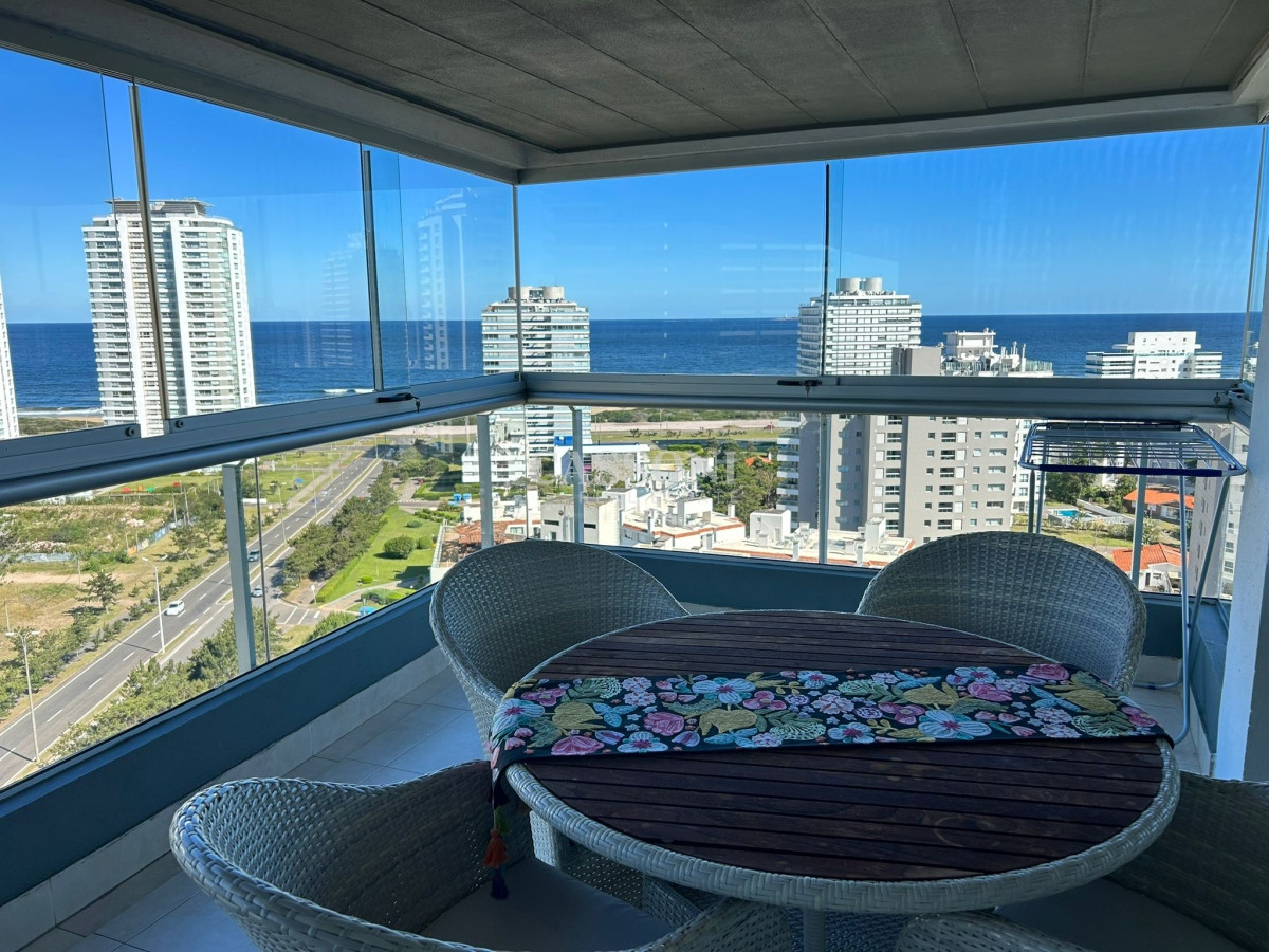 Apartamento ID.1339 - Piso alto, Esquinero, 3 Dormitorios, Playa Brava 