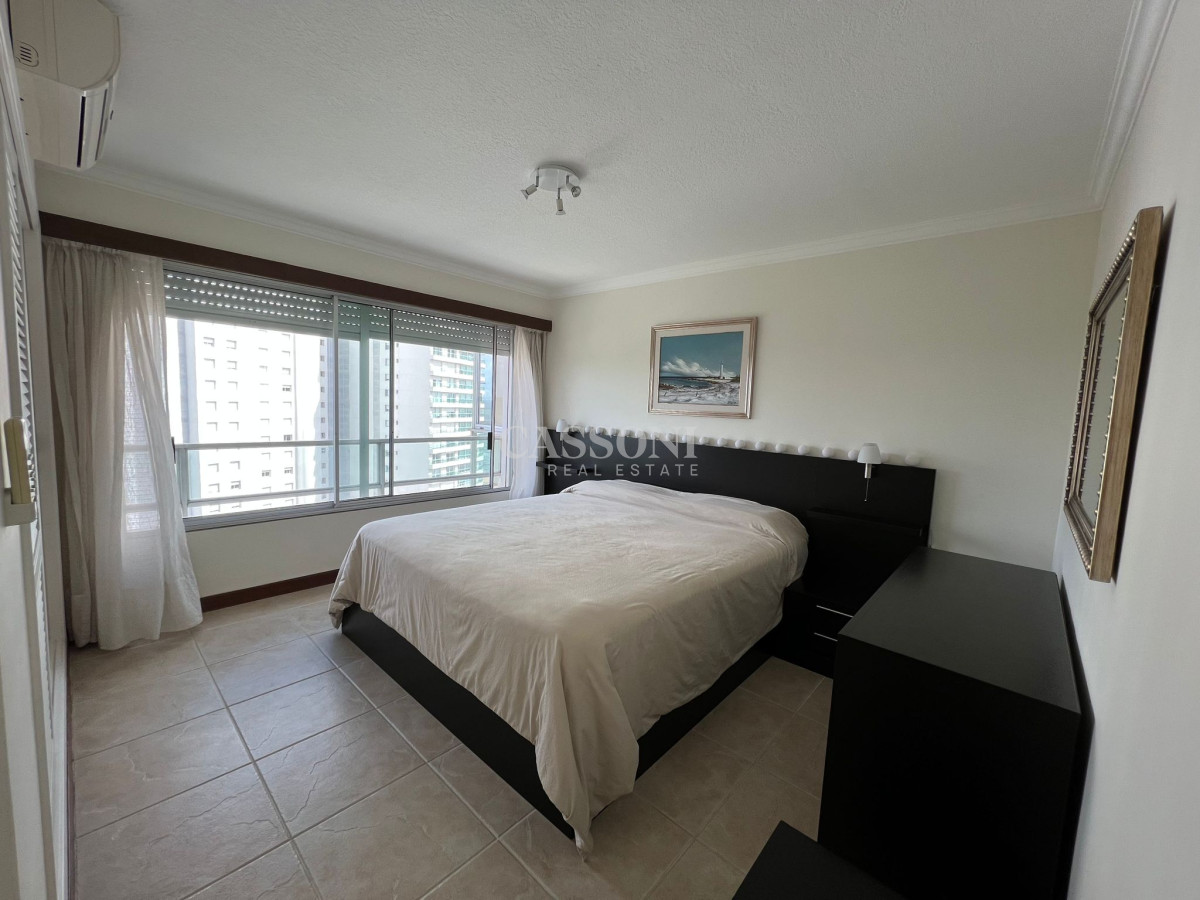 Apartamento ID.1300 - Venta Apartamento Esquinero Reciclado, 3 Dormitorios y dep, Lincoln Center  