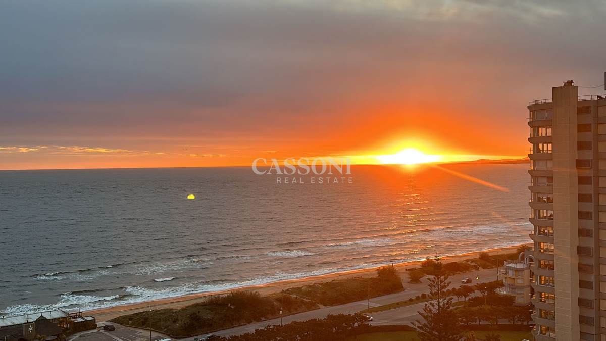 Apartamento ID.1300 - Venta Apartamento Esquinero Reciclado, 3 Dormitorios y dep, Lincoln Center  