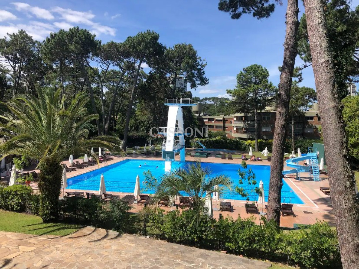 Apartamento ID.1701 - Venta Apartamento 4 Dormitorios, Arcobaleno, Playa Mansa