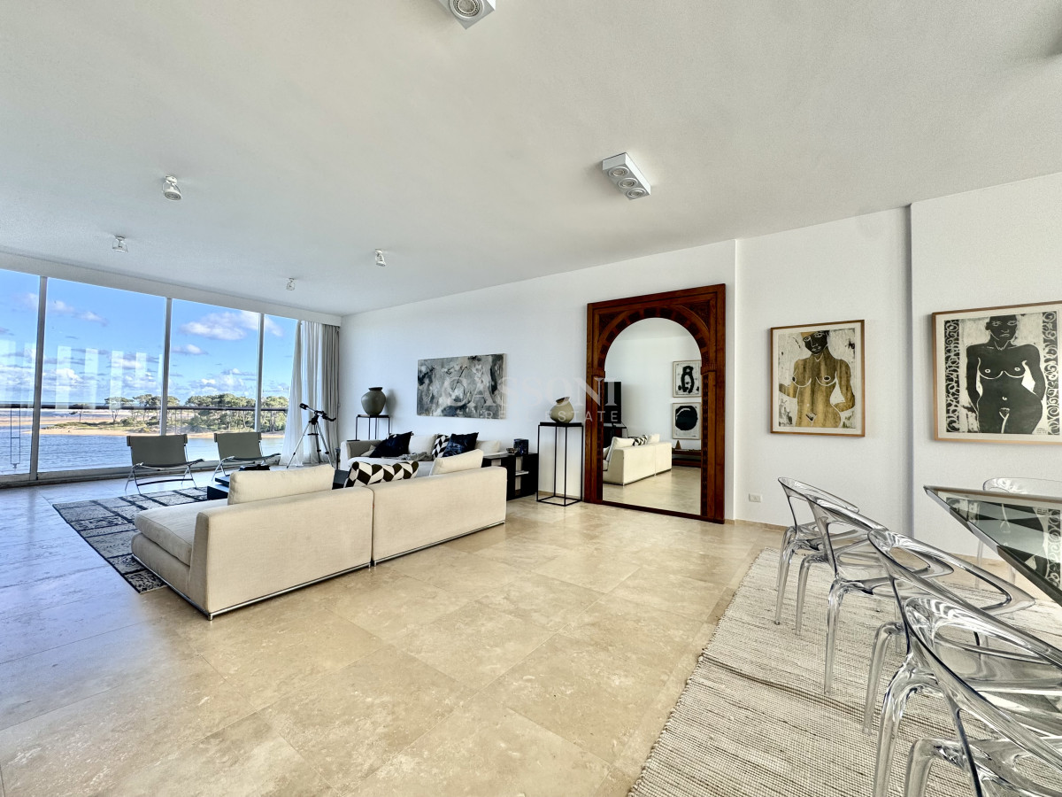 Apartamento ID.5123 - Dúplex de 4 dormitorios + servicio en Delamar, La Barra