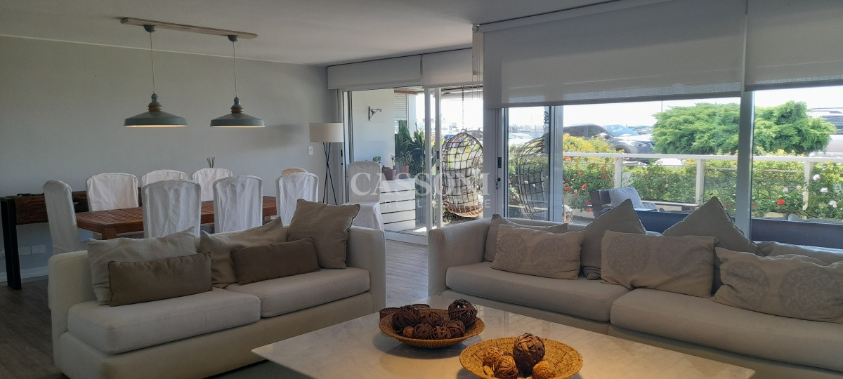 Apartamento ID.14 - Venta 4 Suites, Frente al Puerto con jardin