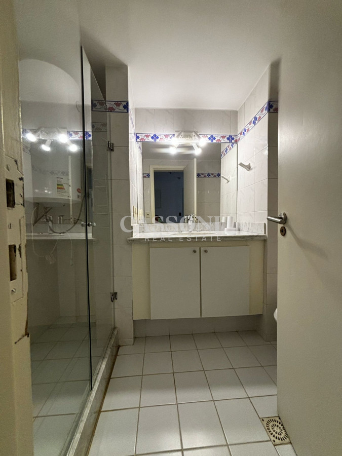 Apartamento ID.1896 - Venta Apartamento Unificado, 2 Dormitorios y medio, Dependecia, Lincoln Center  
