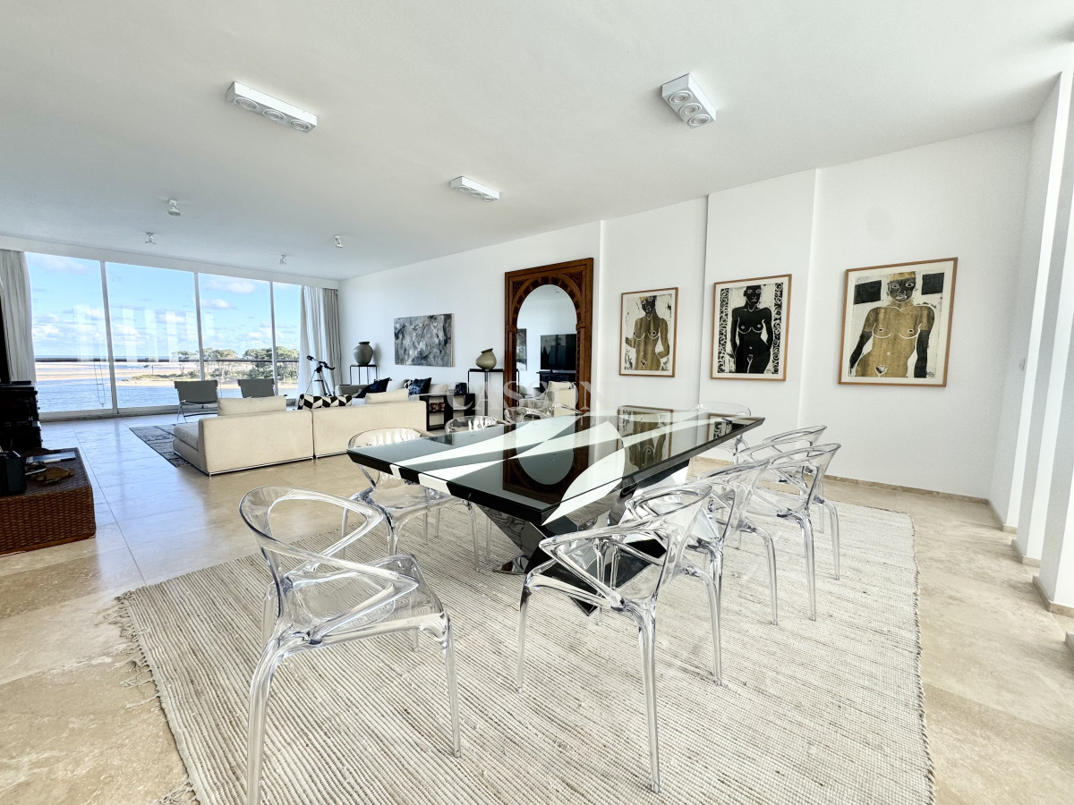 Apartamento ID.5123 - Dúplex de 4 dormitorios + servicio en Delamar, La Barra