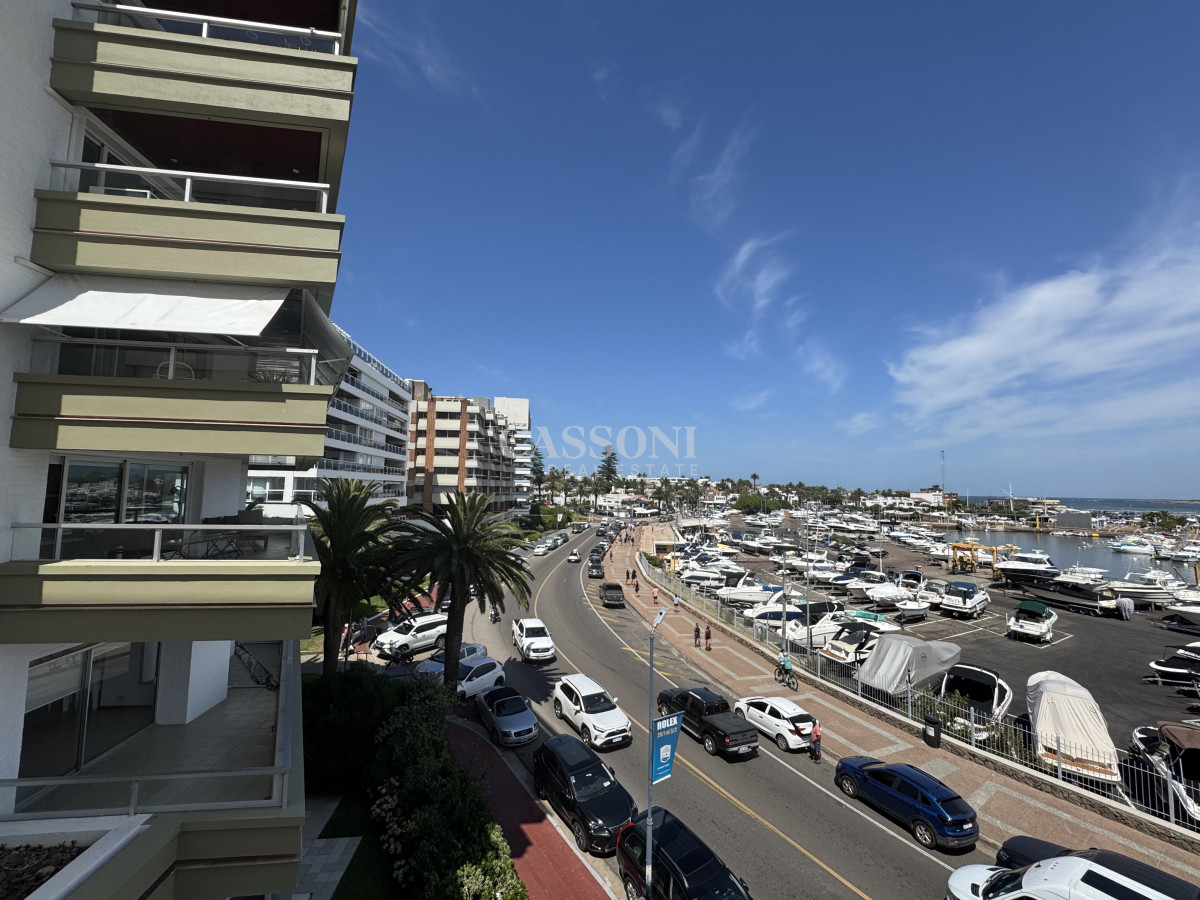 Apartamento ID.85 - Venta apto Puerto 4 dormitorios y servicio