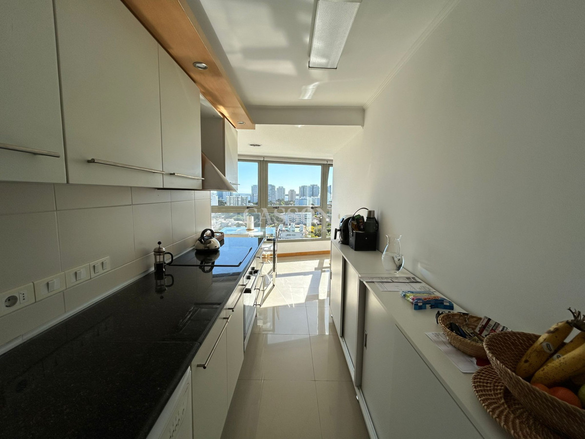 Apartamento ID.1339 - Piso alto, Esquinero, 3 Dormitorios, Playa Brava 