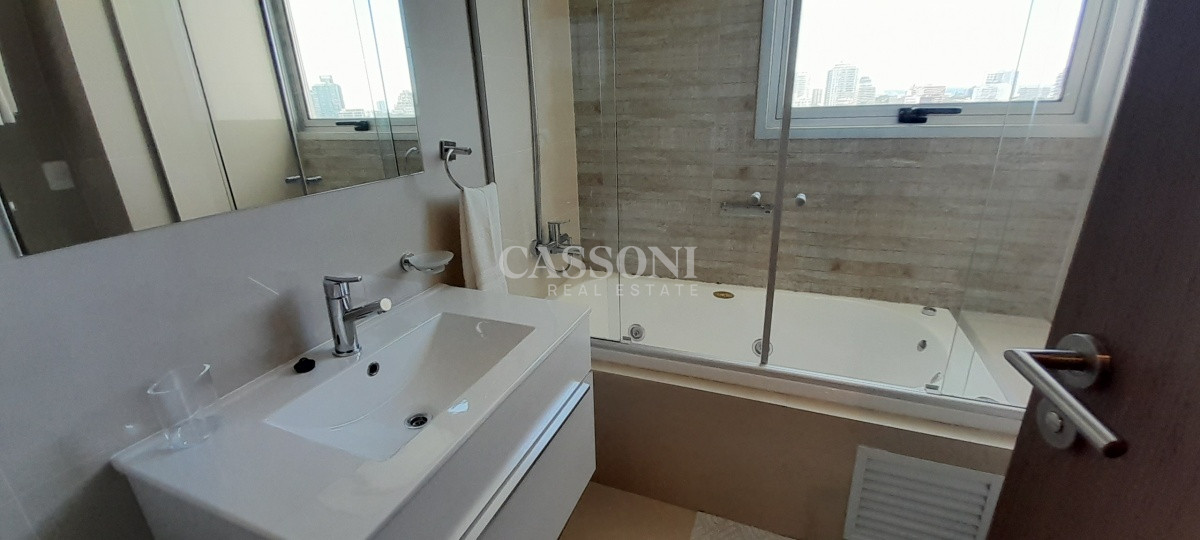 Apartamento ID.254 - Piso alto de 2 dormitorios y dep. 