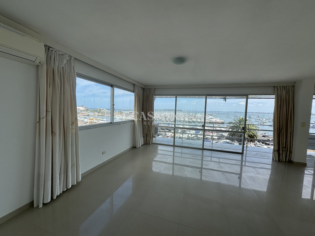 Apartamento ID.85 - Venta apto Puerto 4 dormitorios y servicio