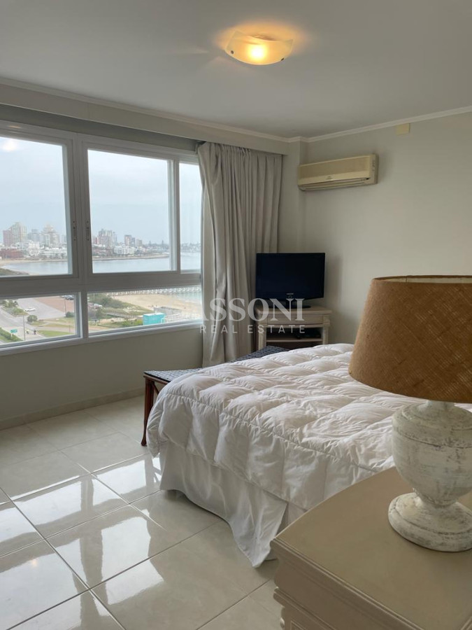 Apartamento ID.731 - Esquinero Superior en 1° fila Mansa