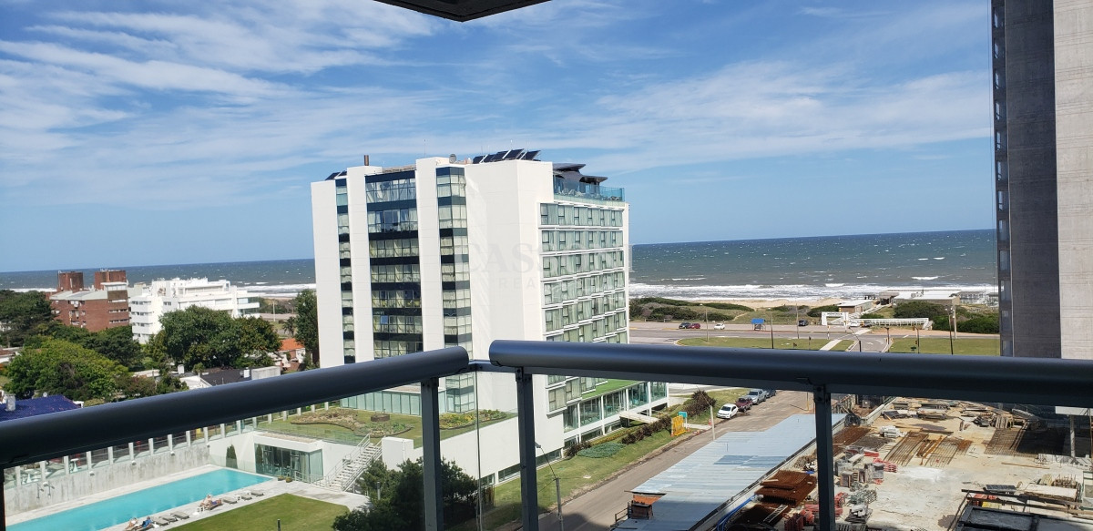 Apartamento ID.1568 - Venta, 2 Dormitorios y Dependencia, Playa Brava 