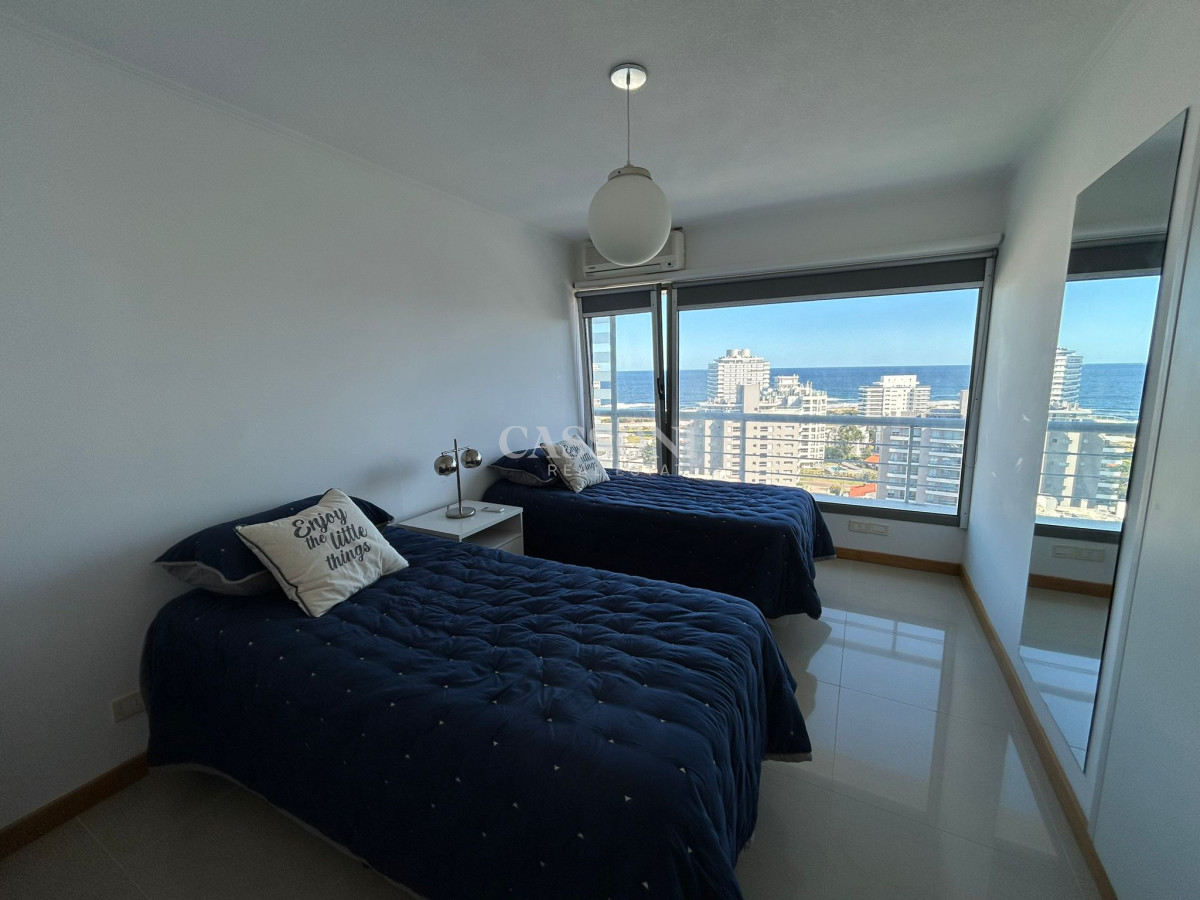 Apartamento ID.1339 - Piso alto, Esquinero, 3 Dormitorios, Playa Brava 