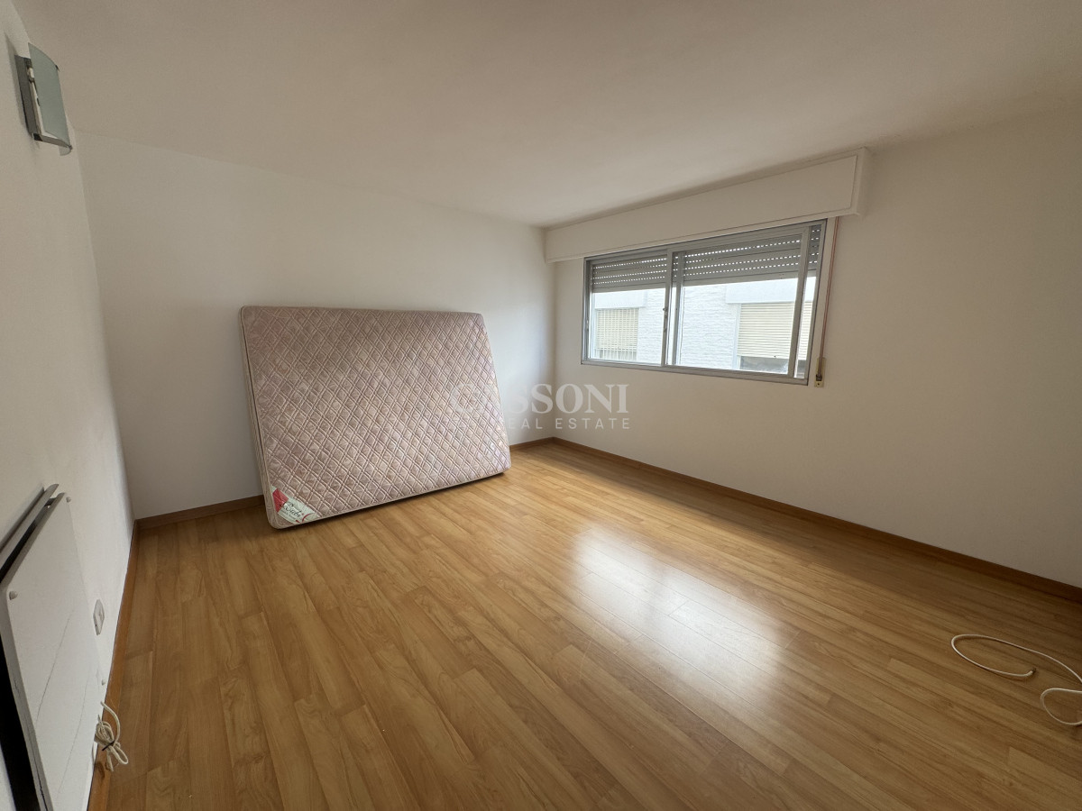 Apartamento ID.85 - Venta apto Puerto 4 dormitorios y servicio