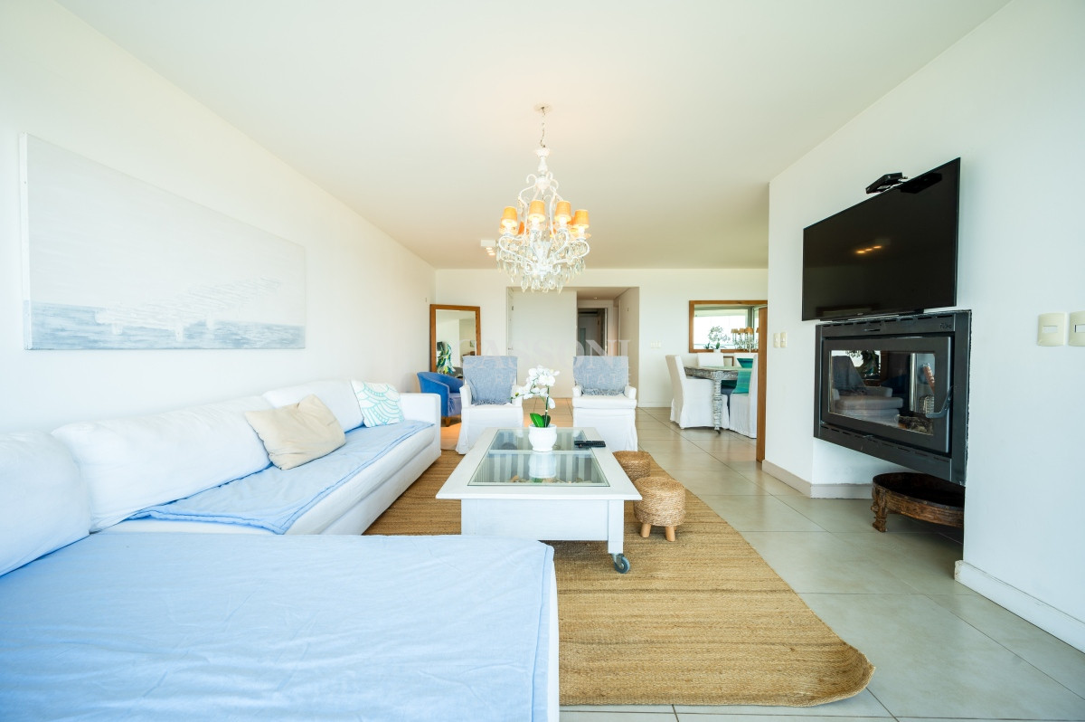 Apartamento ID.1586 - Venta Apartamento Penthouse, Frente al Mar