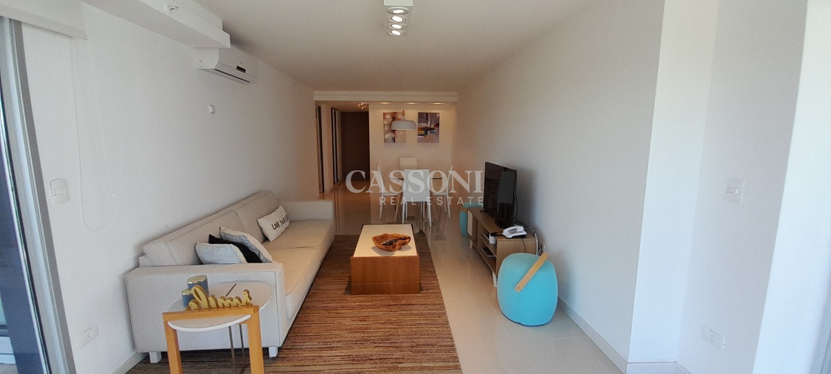 Apartamento ID.254 - Piso alto de 2 dormitorios y dep. 
