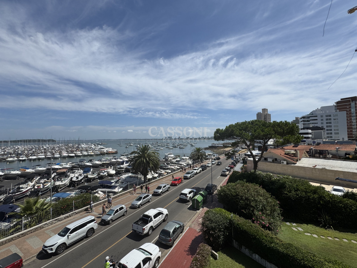 Apartamento ID.85 - Venta apto Puerto 4 dormitorios y servicio