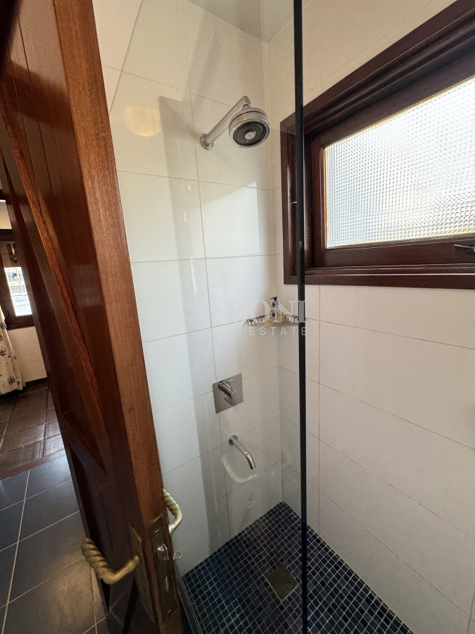 Apartamento ID.2178 - Frente a Puerto, Amplio Piso, Estilo Casa Clásica Esteña 