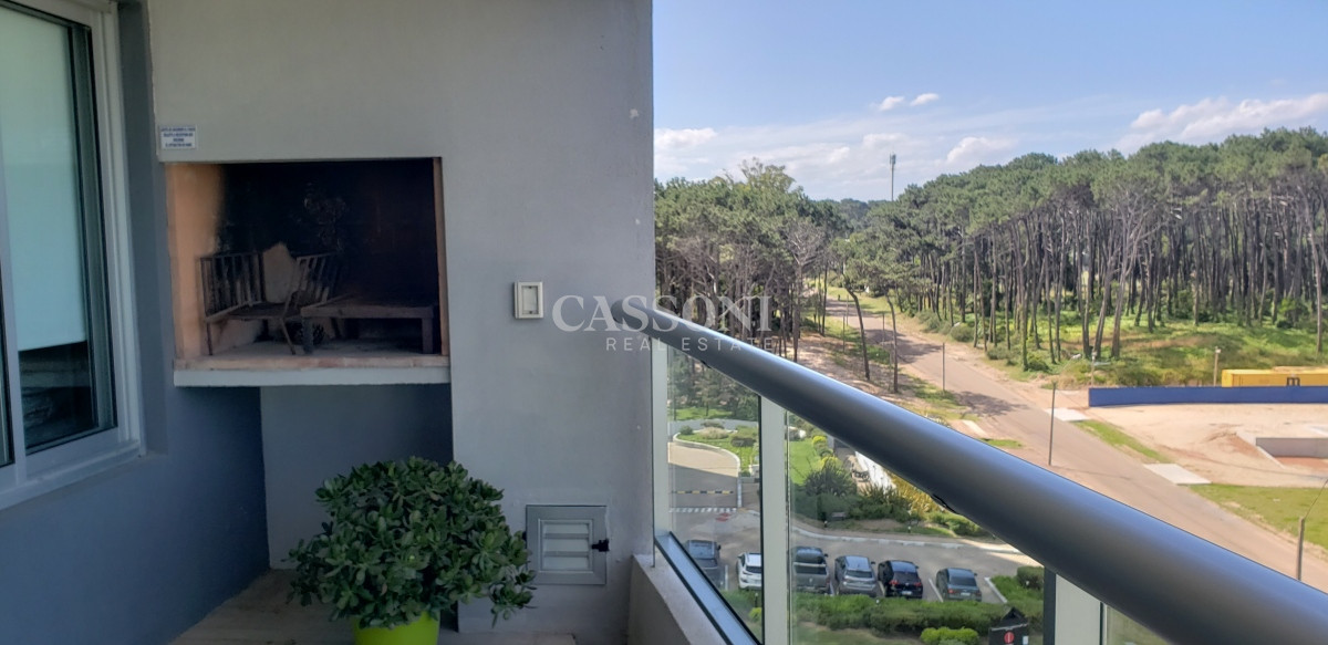 Apartamento ID.1568 - Venta, 2 Dormitorios y Dependencia, Playa Brava 