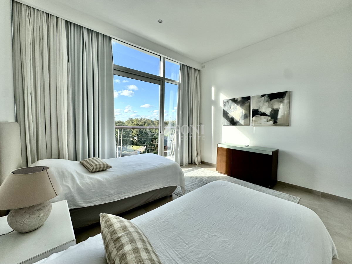 Apartamento ID.5123 - Dúplex de 4 dormitorios + servicio en Delamar, La Barra