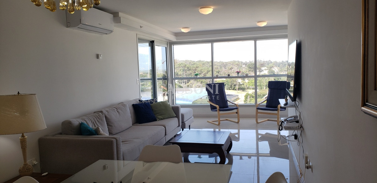 Apartamento ID.1568 - Venta, 2 Dormitorios y Dependencia, Playa Brava 