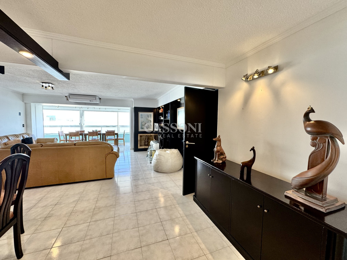 Apartamento ID.1896 - Venta Apartamento Unificado, 2 Dormitorios y medio, Dependecia, Lincoln Center  