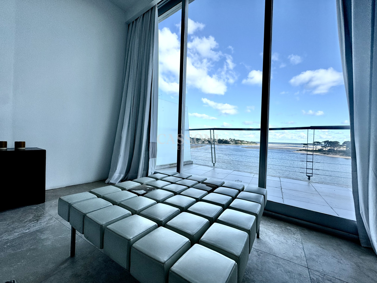 Apartamento ID.5123 - Dúplex de 4 dormitorios + servicio en Delamar, La Barra