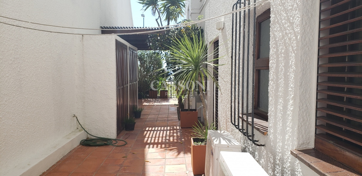 Apartamento ID.1406 - Frente a Puerto, Amplio Piso, Estilo Casa Clásica Esteña 