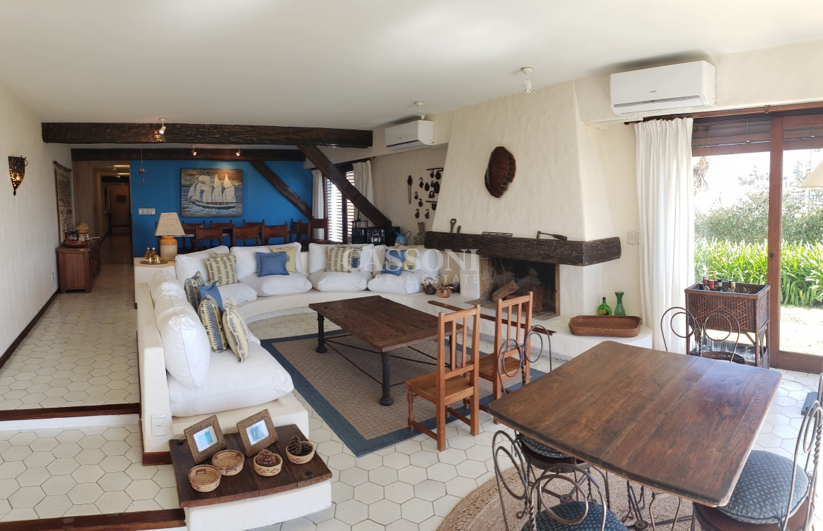 Apartamento ID.1406 - Frente a Puerto, Amplio Piso, Estilo Casa Clásica Esteña 