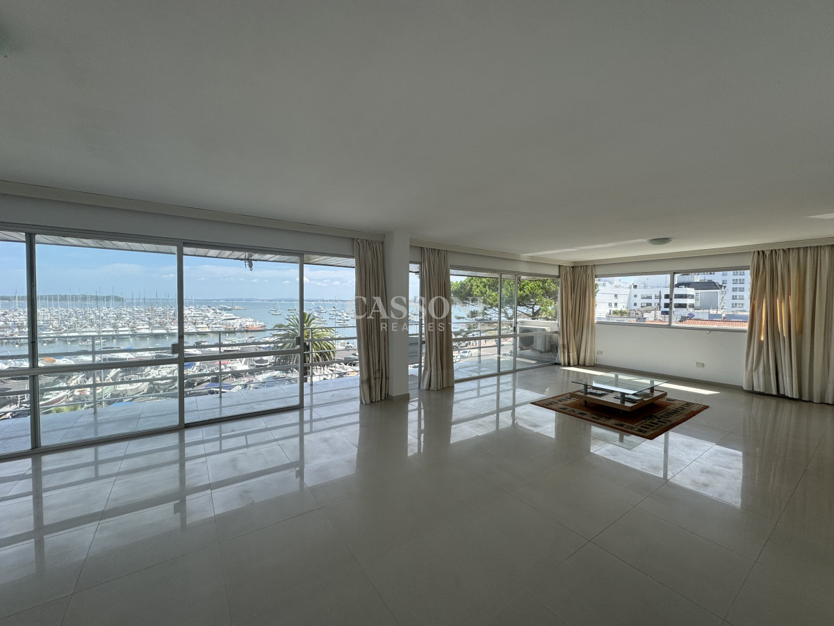 Apartamento ID.85 - Venta apto Puerto 4 dormitorios y servicio