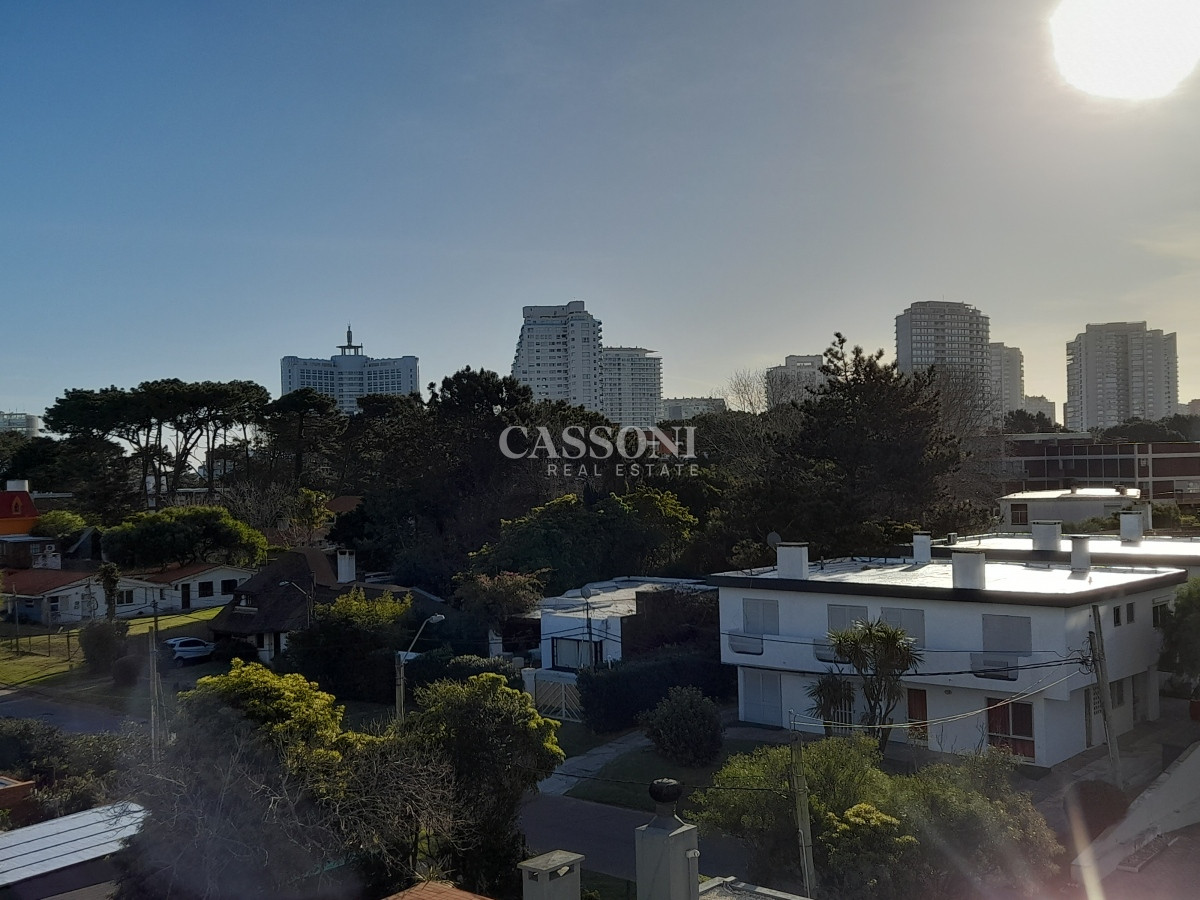 Apartamento ID.1382 - Alquiler Monoambiente, A 100 mts de pda. 6 Playa Brava, Chronos