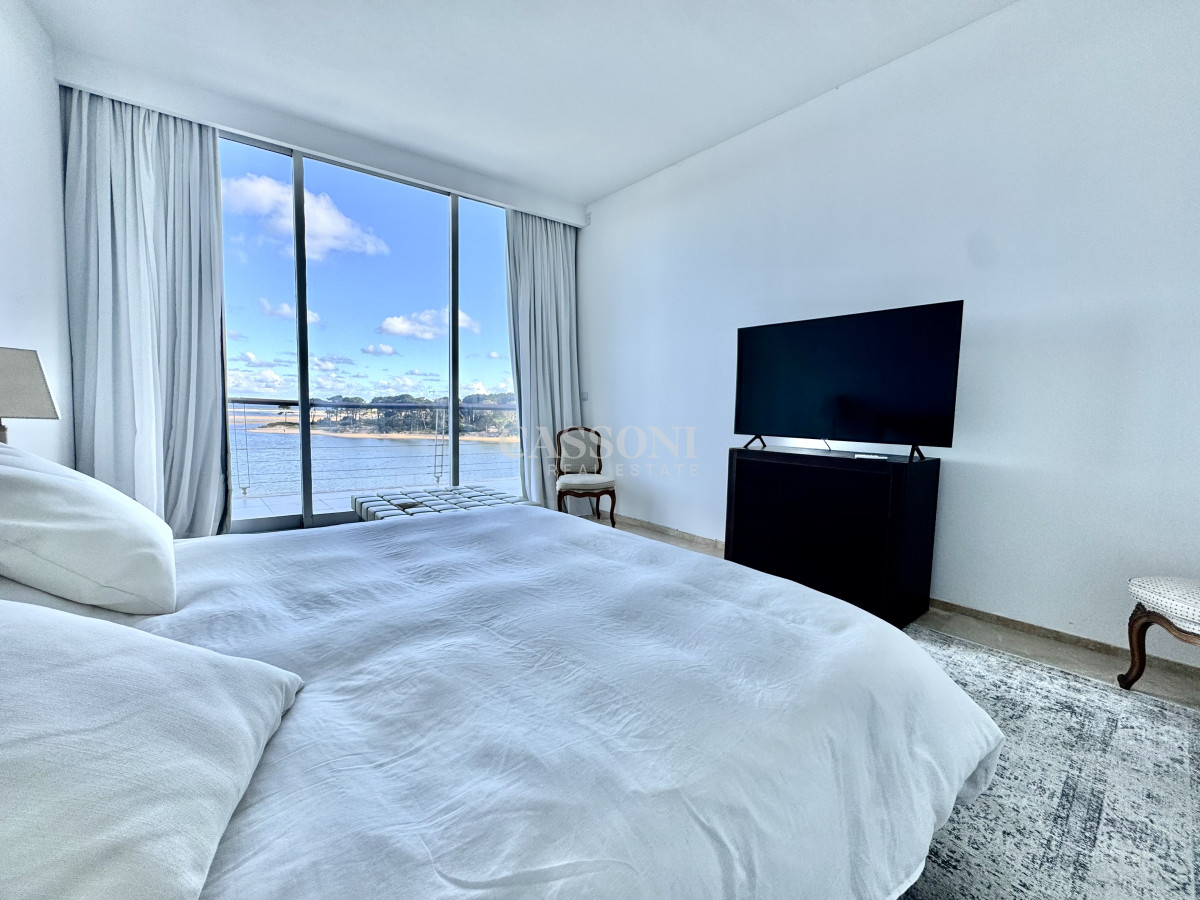 Apartamento ID.5123 - Dúplex de 4 dormitorios + servicio en Delamar, La Barra