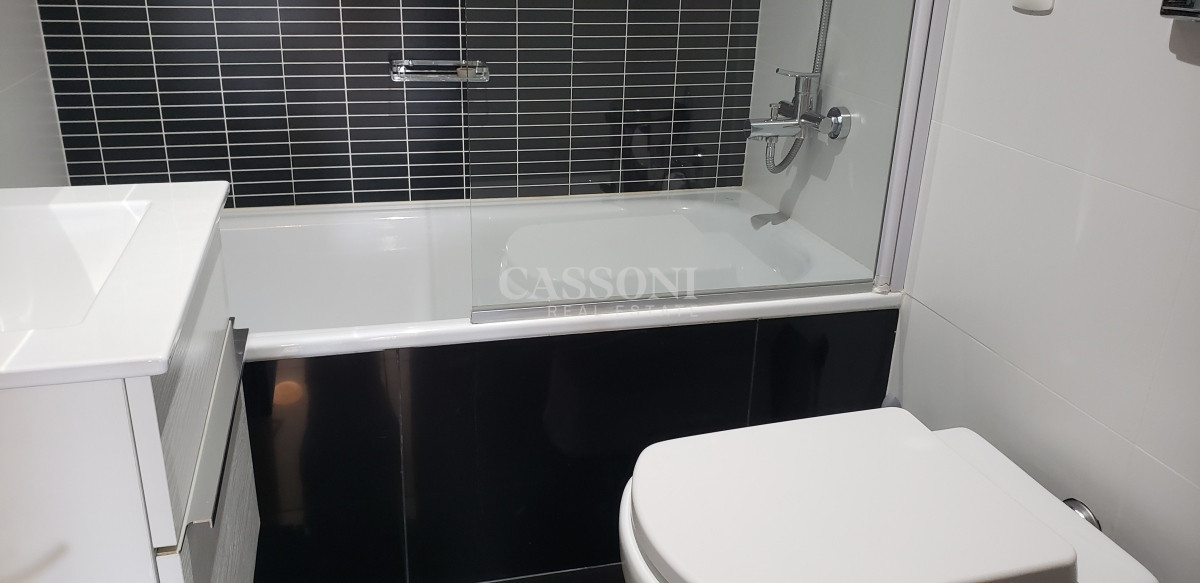 Apartamento ID.1568 - Venta, 2 Dormitorios y Dependencia, Playa Brava 