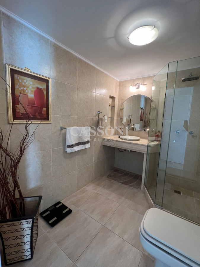 Apartamento ID.1300 - Venta Apartamento Esquinero Reciclado, 3 Dormitorios y dep, Lincoln Center  