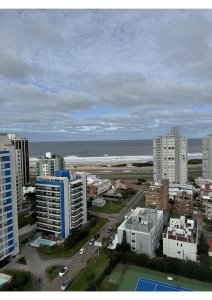 ALQUILER Y VENTA Apartamento 2D Long Beach, Punta del Este