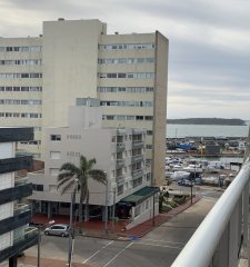 Venta de apartamento puerto de 3 dormitorios y barbacoa propia